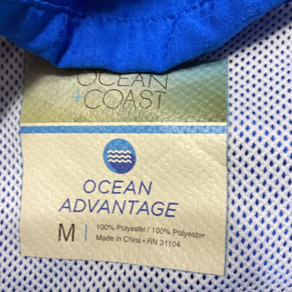 Button down - Picture 3 of 3